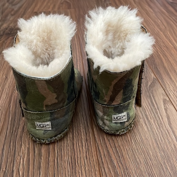 UGG Boots - Picture 2 of 5